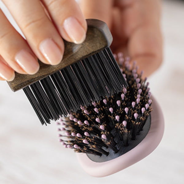 シモンセン「グロスブラシ ミディのクリーニングブラシ」